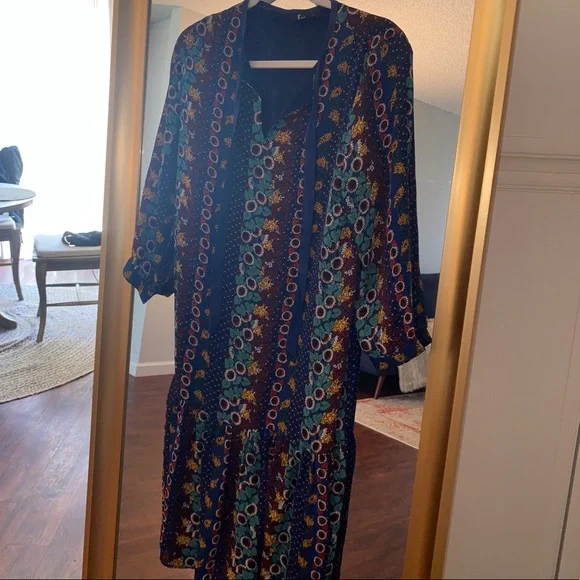 Floral dresses Only Worn Once - Picture 2 of 6